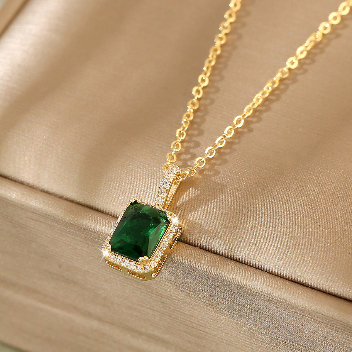 💎 Collier Femme – Zircon Vert Brillant