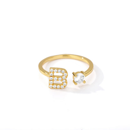 🌟 Bague Initiale en Zircon – Personnalisez Votre Style