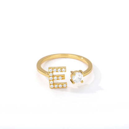 🌟 Bague Initiale en Zircon – Personnalisez Votre Style