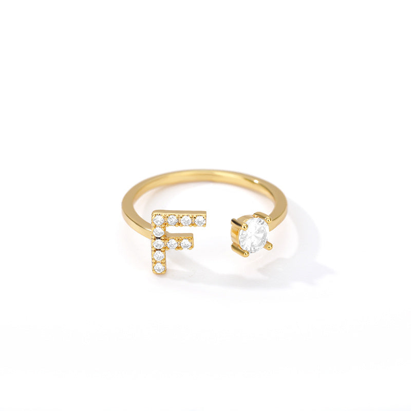 🌟 Bague Initiale en Zircon – Personnalisez Votre Style