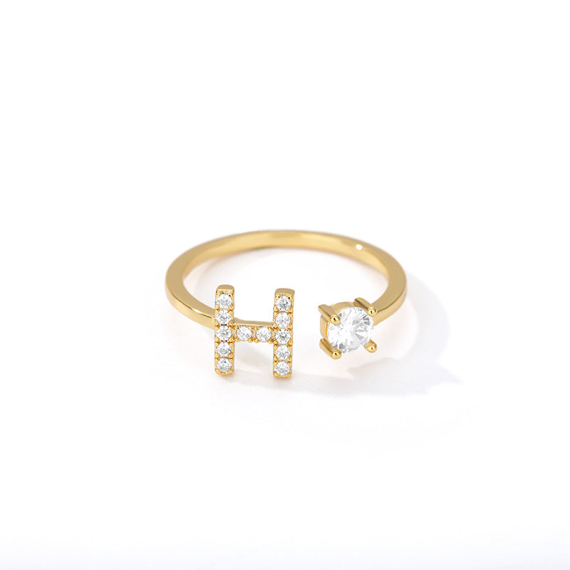 🌟 Bague Initiale en Zircon – Personnalisez Votre Style