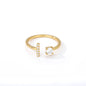 🌟 Bague Initiale en Zircon – Personnalisez Votre Style