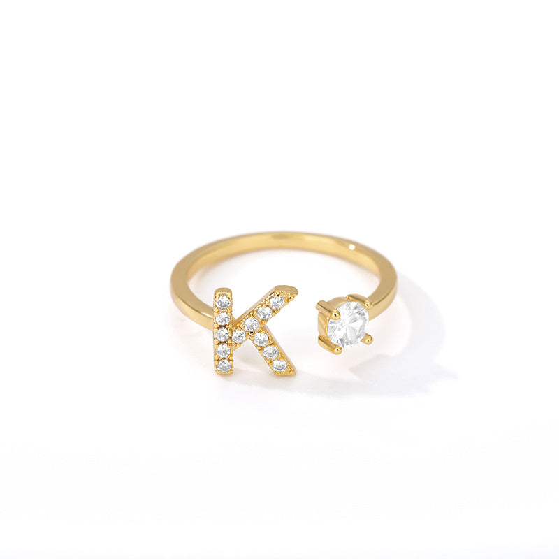 🌟 Bague Initiale en Zircon – Personnalisez Votre Style