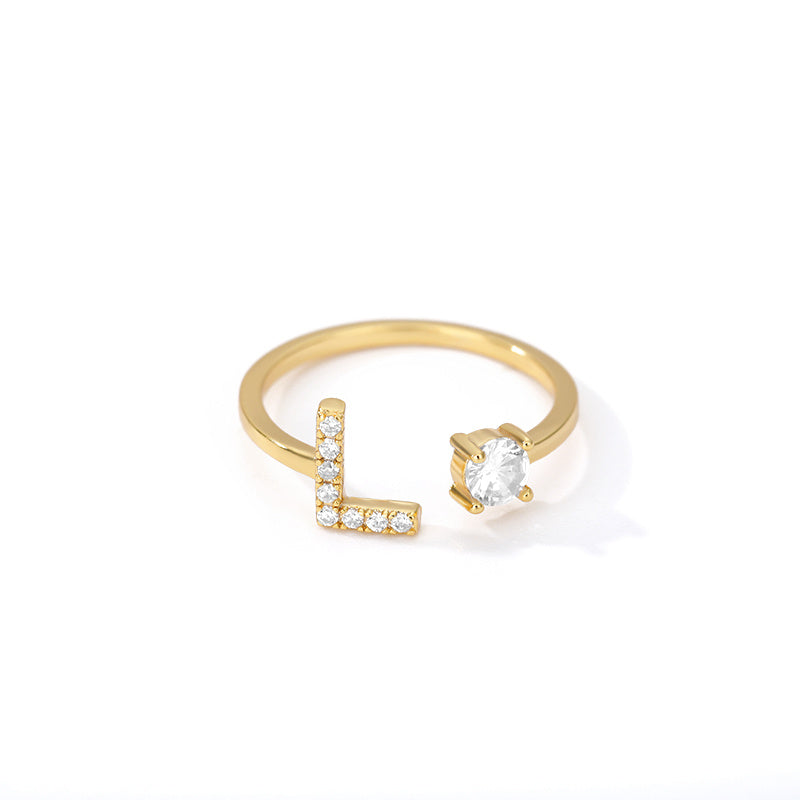 🌟 Bague Initiale en Zircon – Personnalisez Votre Style