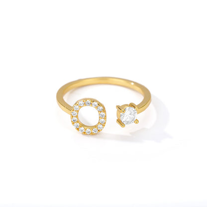 🌟 Bague Initiale en Zircon – Personnalisez Votre Style