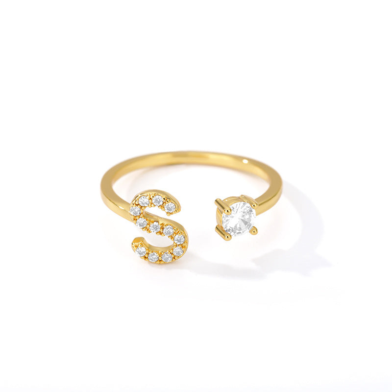 🌟 Bague Initiale en Zircon – Personnalisez Votre Style