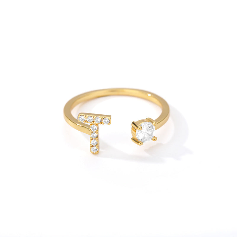 🌟 Bague Initiale en Zircon – Personnalisez Votre Style