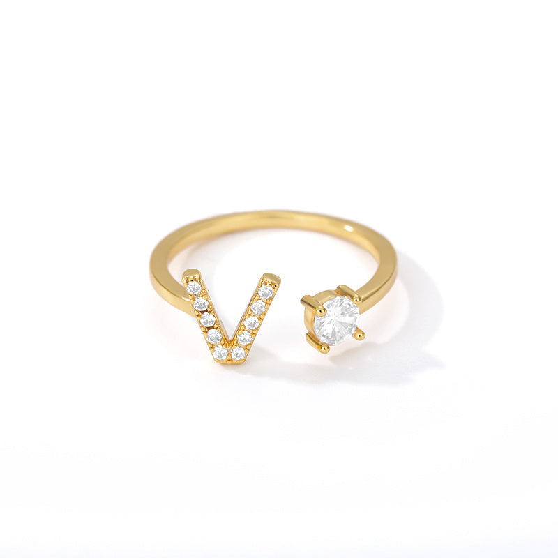 🌟 Bague Initiale en Zircon – Personnalisez Votre Style