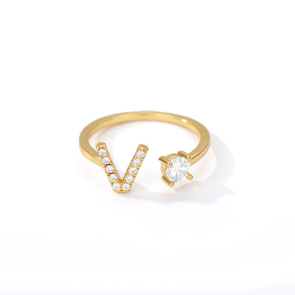 🌟 Bague Initiale en Zircon – Personnalisez Votre Style