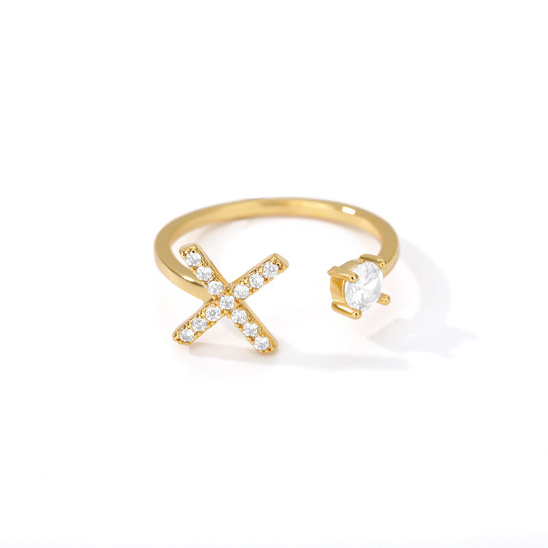🌟 Bague Initiale en Zircon – Personnalisez Votre Style