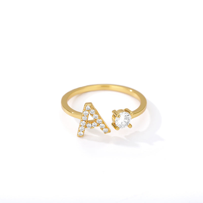 🌟 Bague Initiale en Zircon – Personnalisez Votre Style