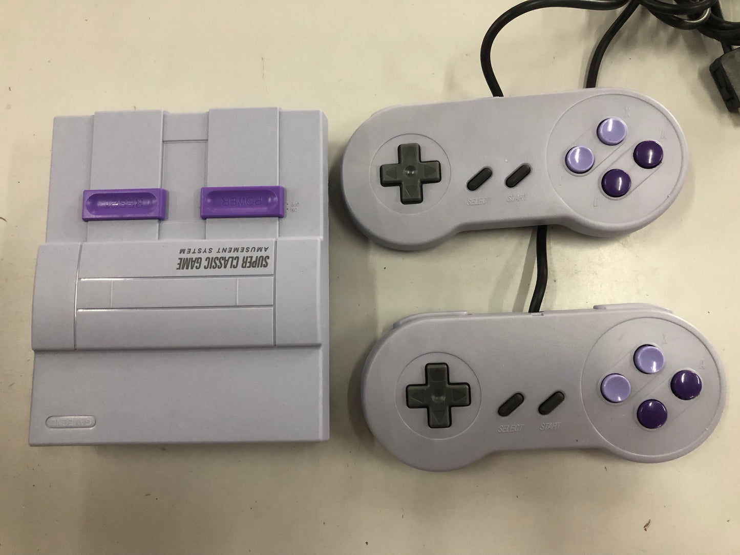 ✨ Mini Console 16-Bit – Jeux Classiques à Emporter